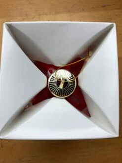 Shitty Ornament - 2018 Mike Mitchell Christmas Decoration -Soldout Posters image a6bfe136 c5e6 47ef 8607 74e1cf21f9ee